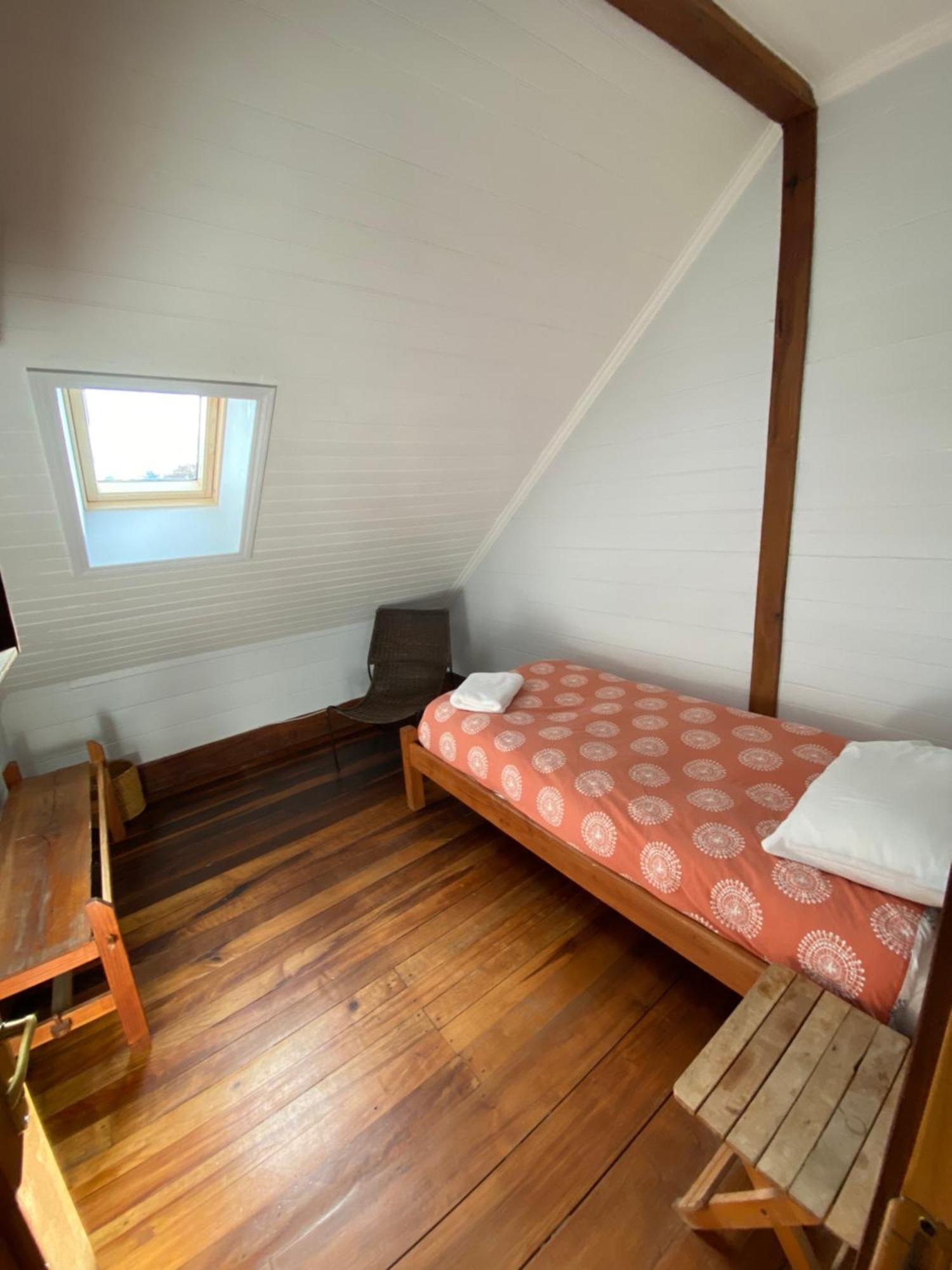 Hostal Compass Del Sur Puerto Varas Esterno foto