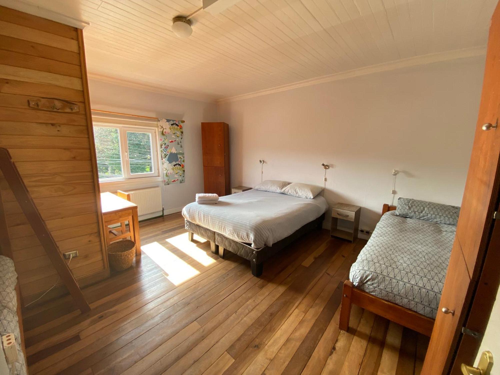 Hostal Compass Del Sur Puerto Varas Esterno foto